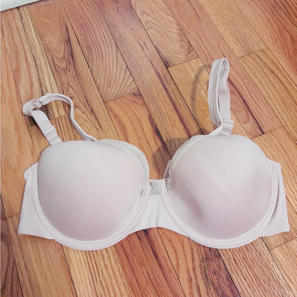 Bali nude lightly lined bra with underwire size 34D